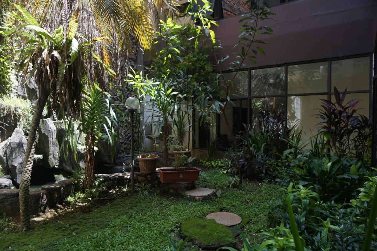 Hotel Nusantara Indah Syariah Jakarta Exterior foto